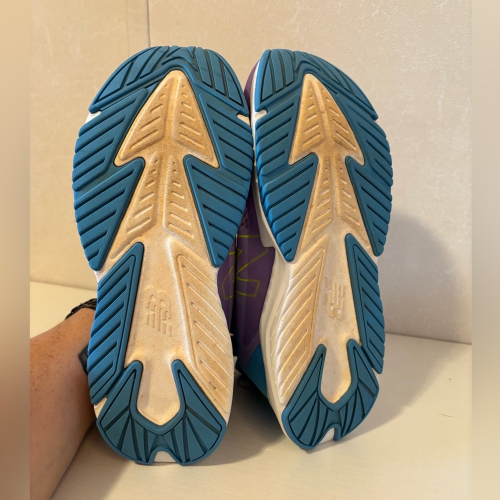 New Balance | Big Kids Purple and Teal Running Shoe | Size 7 - Picture 5 of 7